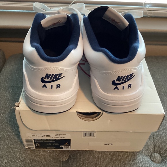 Jordan Stadium 90 Sneaker (Women), size 9M - Picture 6 of 10